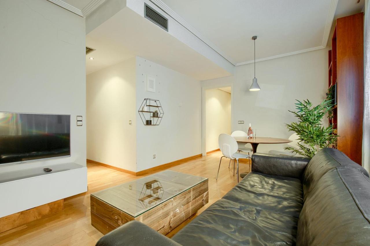 Apartamento En Chamberi Con Piscina - Lovely Apartment In The City Center With Swimming Pool Madrid Dış mekan fotoğraf