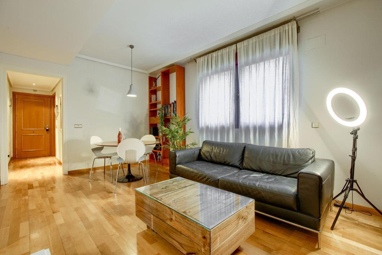 Apartamento En Chamberi Con Piscina - Lovely Apartment In The City Center With Swimming Pool Madrid Dış mekan fotoğraf